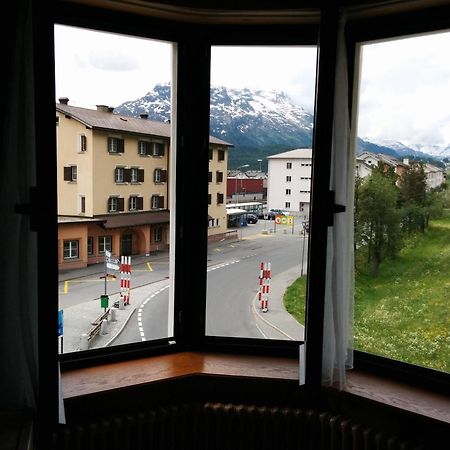 Hotel Terminus Samedan Quarto foto