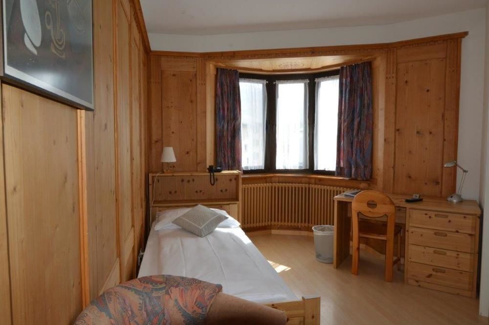 Hotel Terminus Samedan Exterior foto